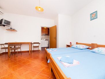 Dining room Bosanka, Dining room u smještaju tipa studio-apartment, dostupna klima i WIFI.