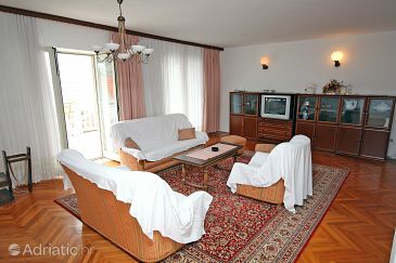 Living room 1 Plat, Living room 1 u smještaju tipa house.