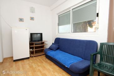 Living room Mrljane, Living room u smještaju tipa apartment, dostupna klima i WIFI.
