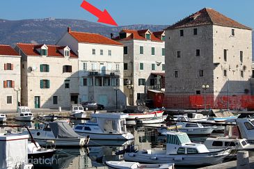Property - Rooms 3261 Property Kaštel Novi (Kaštela) - Accommodation 3261 - Rooms near sea with pebble beach.