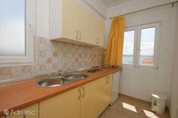 Kitchen Starigrad, Kitchen u smještaju tipa studio-apartment, dopusteni kucni ljubimci i WIFI.