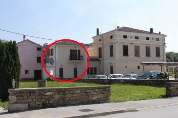 Property - Rooms 3350 Property Livade (Središnja Istra) - Accommodation 3350 - Rooms with pebble beach.