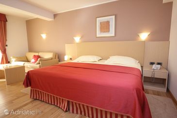 Bedroom Zambratija, Bedroom u smještaju tipa room, dostupna klima, dopusteni kucni ljubimci i WIFI.
