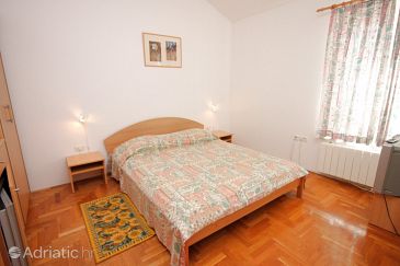 Bedroom 1 Fažana, Bedroom 1 u smještaju tipa room.