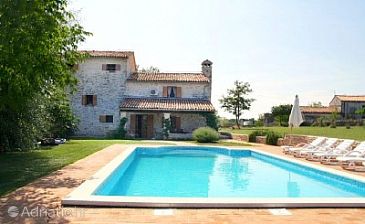 Property - Vacation Rentals 3391 Property Pustijanci (Središnja Istra) - Accommodation 3391 - Vacation Rentals with pebble beach.