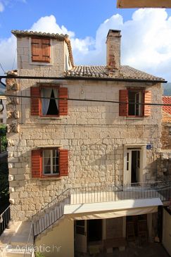 Property - Vacation Rentals 3469 Property Komiža (Vis) - Accommodation 3469 - Vacation Rentals near sea with pebble beach.