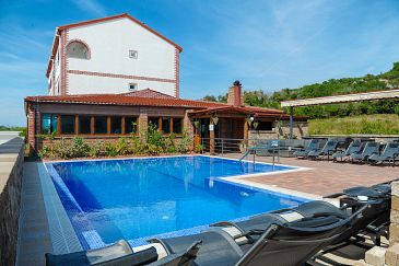 Property - Apartments 4109 Property Caska (Pag) - Accommodation 4109 - Apartments with pebble beach.