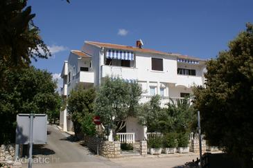 Property - Apartments 4113 Property Mandre (Pag) - Accommodation 4113 - Apartments with pebble beach.