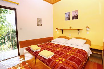 Bedroom Račišće, Bedroom u smještaju tipa room, dostupna klima, dopusteni kucni ljubimci i WIFI.