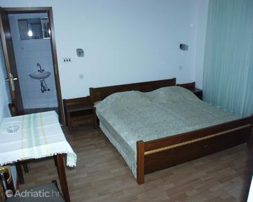Bedroom Luka, Bedroom u smještaju tipa room, dopusteni kucni ljubimci i WIFI.