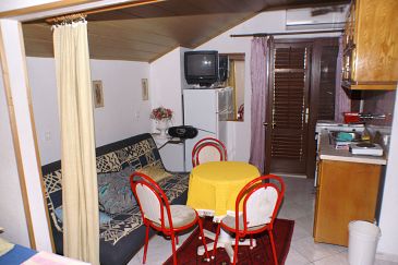 Dining room Trpanj, Dining room u smještaju tipa studio-apartment.