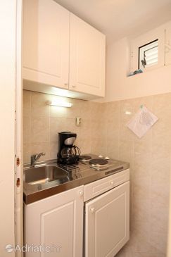 Kitchen Hvar, Kitchen u smještaju tipa studio-apartment, WIFI.