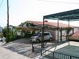 Parking lot - Apartments 474 Parking lot Stanići (Omiš) - Accommodation 474 - Apartments near sea with pebble beach.