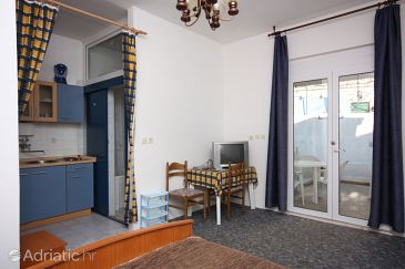 Dining room Duće, Dining room u smještaju tipa studio-apartment, WIFI.