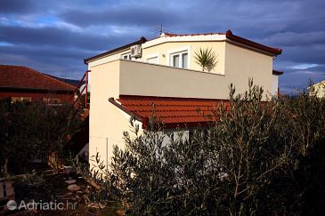 Property - Apartments and Rooms 4814 Property Trogir (Trogir) - Accommodation 4814 - Apartments and Rooms with rocky beach.