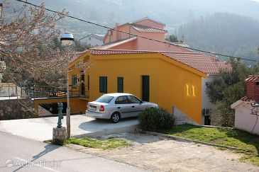 Property - Apartments 4879 Property Krvavica (Makarska) - Accommodation 4879 - Apartments with pebble beach.