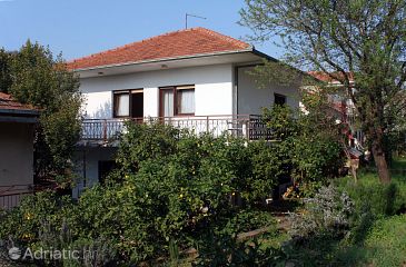 Property - Apartments 4883 Property Seget Vranjica (Trogir) - Accommodation 4883 - Apartments with pebble beach.