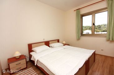 Bedroom Pomena, Bedroom u smještaju tipa room.