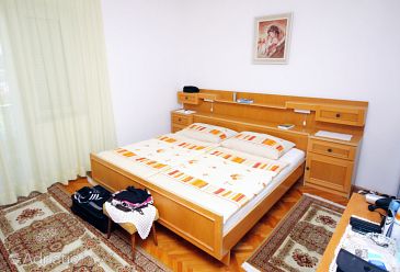 Bedroom Banjol, Bedroom u smještaju tipa room, dopusteni kucni ljubimci.