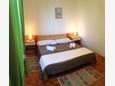 Bedroom 2 Omišalj, Bedroom 2 u smještaju tipa apartment, dopusteni kucni ljubimci i WIFI.