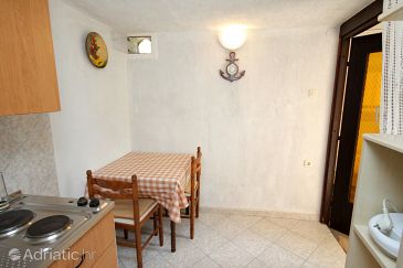 Dining room Kornić, Dining room u smještaju tipa studio-apartment, dopusteni kucni ljubimci i WIFI.
