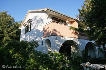 Property - Apartments 5440 Property Pinezići (Krk) - Accommodation 5440 - Apartments with pebble beach.