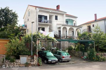 Property - Apartments 5476 Property Njivice (Krk) - Accommodation 5476 - Apartments with pebble beach.