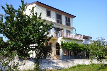 Property - Apartments 5482 Property Novi Vinodolski (Novi Vinodolski) - Accommodation 5482 - Apartments with pebble beach.