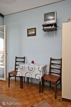 Dining room Crikvenica, Dining room u smještaju tipa studio-apartment, dopusteni kucni ljubimci i WIFI.