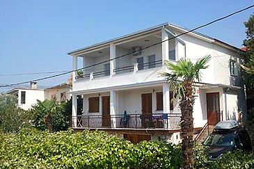Property - Apartments 5595 Property Crikvenica (Crikvenica) - Accommodation 5595 - Apartments with pebble beach.