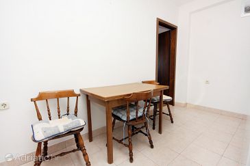 Dining room Uvala Solotiša, Dining room u smještaju tipa apartment, WIFI.