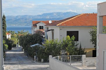 Property - Apartments 5611 Property Supetar (Brač) - Accommodation 5611 - Apartments with pebble beach.