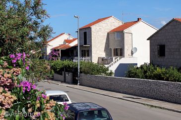 Property - Apartments 5612 Property Supetar (Brač) - Accommodation 5612 - Apartments with pebble beach.
