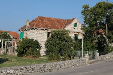 Property Nerežišća, Brač, Property 5626 - Apartments with pebble beach.