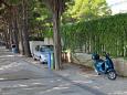 Parking lot - Apartments 5632 Parking lot Bol (Brač) - Accommodation 5632 - Apartments near sea with pebble beach.