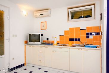 Studio flat AS-5642-a - Apartments Bol (Brač) - 5642