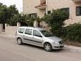 Parking lot - Apartments 5667 Parking lot Supetar (Brač) - Accommodation 5667 - Apartments with pebble beach.