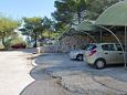 Parking lot - Apartments 5723 Parking lot Jelsa (Hvar) - Accommodation 5723 - Apartments near sea with pebble beach.