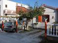 Parking lot - Apartments 5822 Parking lot Sabunike (Zadar) - Accommodation 5822 - Apartments with sandy beach.