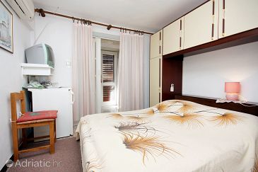 Room S-5874-a - Apartments and Rooms Zadar (Zadar) - 5874