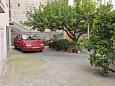 Parking lot - Apartments 5983 Parking lot Sumpetar (Omiš) - Accommodation 5983 - Apartments near sea with pebble beach.