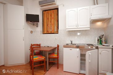 Dining room Split, Dining room u smještaju tipa studio-apartment, dostupna klima i dopusteni kucni ljubimci.
