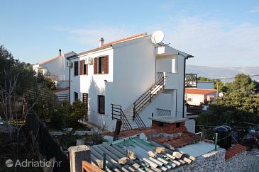 Property - Apartments 6000 Property Slatine (Čiovo) - Accommodation 6000 - Apartments near sea with pebble beach.