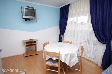 Dining room Vodice, Dining room u smještaju tipa apartment, dostupna klima.