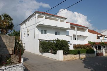 Property - Apartments and Rooms 6166 Property Pakoštane (Biograd) - Accommodation 6166 - Apartments and Rooms with pebble beach.
