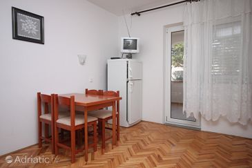 Dining room Kustići, Dining room u smještaju tipa apartment, WIFI.