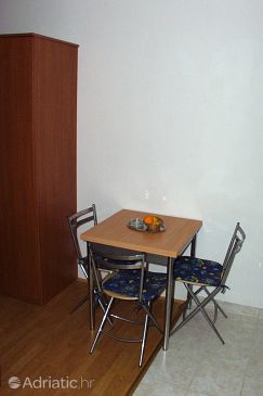 Dining room Orebić, Dining room u smještaju tipa studio-apartment, dopusteni kucni ljubimci i WIFI.