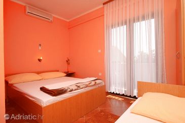 Bedroom Mandre, Bedroom u smještaju tipa room.