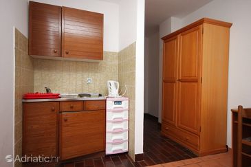 Kitchen Zaostrog, Kitchen u smještaju tipa studio-apartment, dopusteni kucni ljubimci i WIFI.