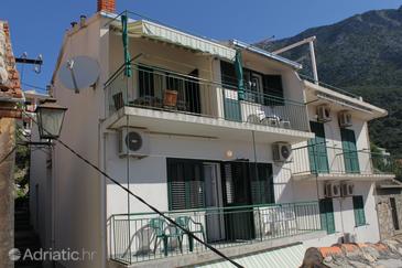Property - Apartments 6802 Property Igrane (Makarska) - Accommodation 6802 - Apartments near sea with pebble beach.